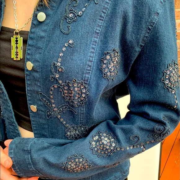 Gorgeous blue denim jacket with blue embroidery & shiny beadings metal buttons M - Picture 3 of 16
